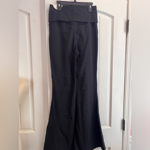 Aerie Offline OG Super Flare High Rise Fold Over Leggings Black Medium Long NWT - Picture 4 of 5